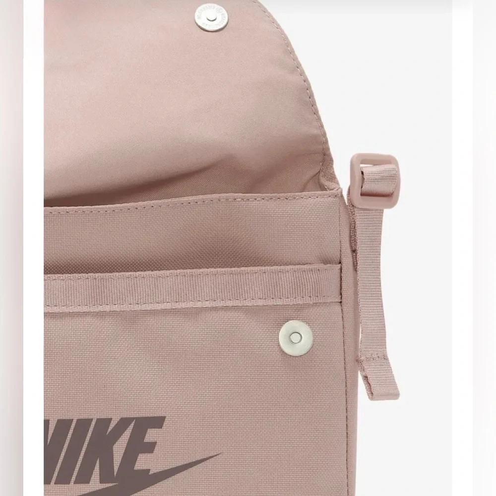 Nike Sportswear Women's Futura 365 Cross-body Bag (3L) Fossil Stone CW9300-292